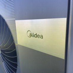 Šilumos siurblys oras-vanduo MIDEA M-Thermal Arctic MHA-V8W/D2N8-B2 HBT-A100/190CDS90GN8-B su integr.190 ltr talpa (8,00 kw) 1Ø -25